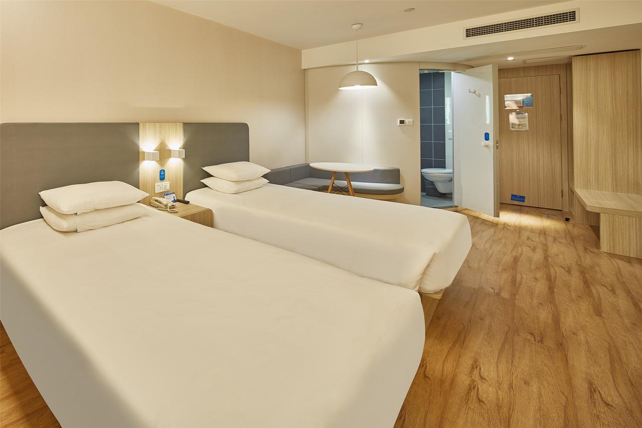 Hotel Hanting Dahua Hucheng 2*
